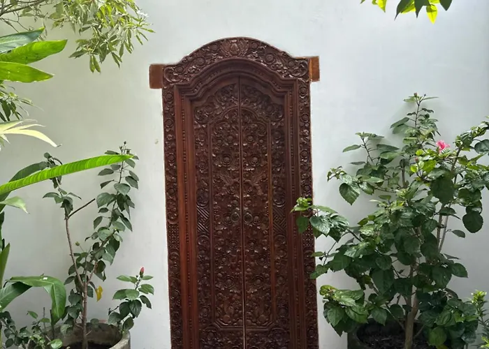 Casa Sophia By Kayana Pensión Sanur